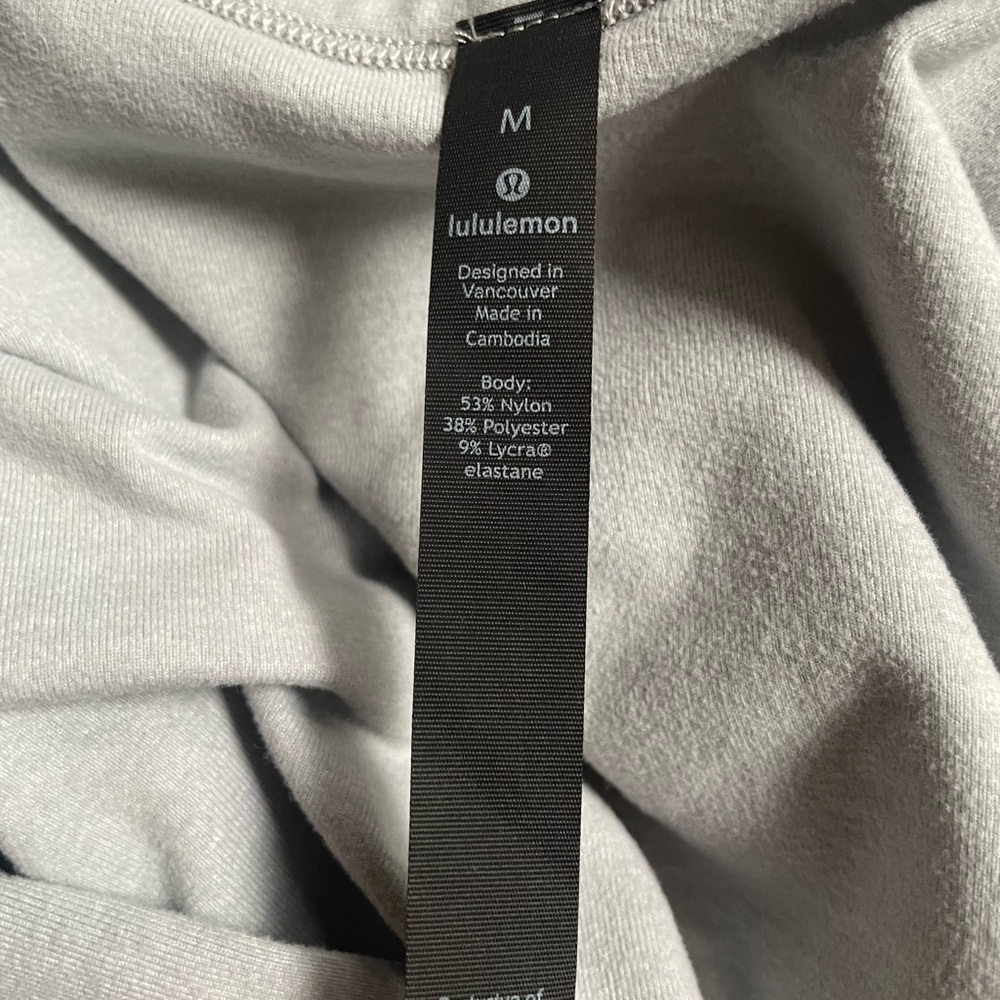 Lululemon Pullover. Excellent Condition, Comforta… - image 2
